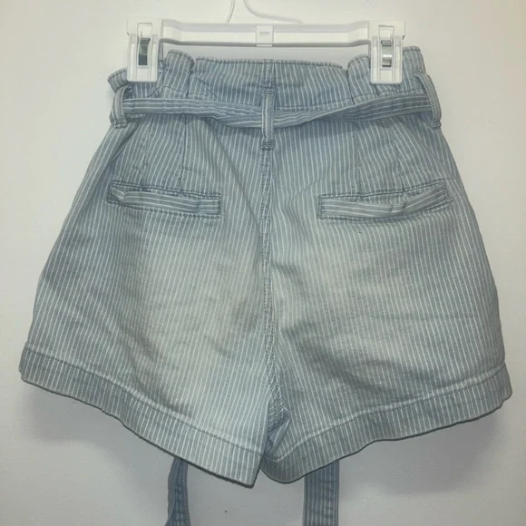 American Eagle Striped Shorts 00 - Picture 2 of 2